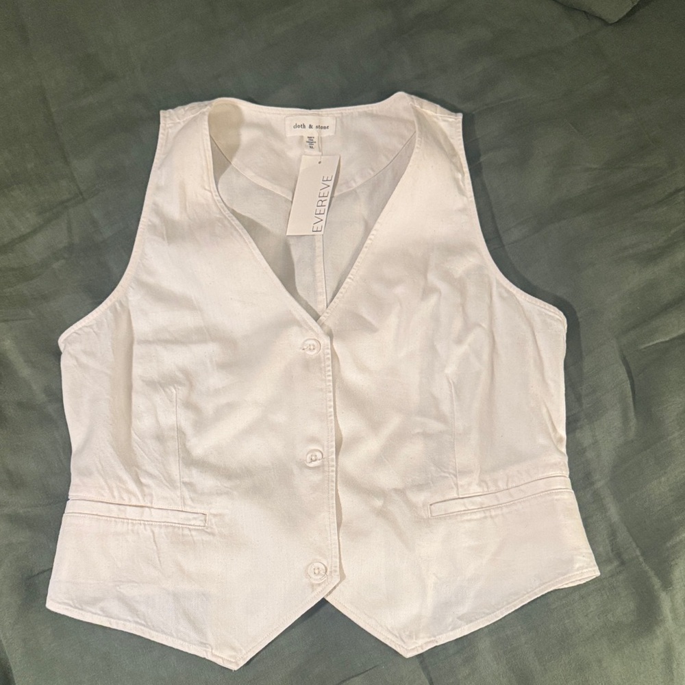 Cloth & Stone White Button-Down Vest Top